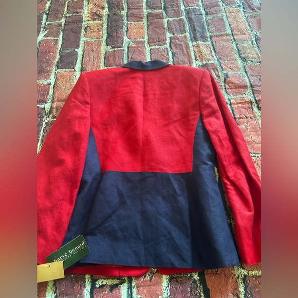 NWT Harve Bernard by Benard Holtzman size 10
Pit to pit: 19”
Length: 26” - Picture 3 of 5